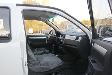 �������� ����F30 2016�� ��Ӣ�� 1.5L���� 112���� ����˫��Ƥ��ͼƬ