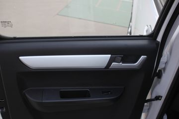 �������� ����F30 2016�� ��Ӣ�� 1.5L���� 112���� ����˫��Ƥ��ͼƬ