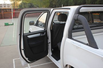 �������� ����F30 2016�� ��Ӣ�� 1.5L���� 112���� ����˫��Ƥ��ͼƬ