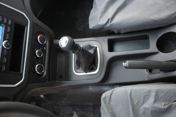 �������� ����F30 2016�� ��Ӣ�� 1.5L���� 112���� ����˫��Ƥ��ͼƬ