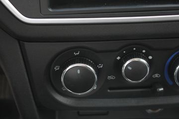 �������� ����F30 2016�� ��Ӣ�� 1.5L���� 112���� ����˫��Ƥ��ͼƬ