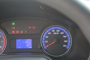 �������� ����F30 2016�� ��Ӣ�� 1.5L���� 112���� ����˫��Ƥ��ͼƬ