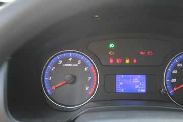 �������� ����F30 2016�� ��Ӣ�� 1.5L���� 112���� ����˫��Ƥ��ͼƬ