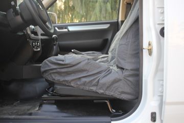 �������� ����F30 2016�� ��Ӣ�� 1.5L���� 112���� ����˫��Ƥ��ͼƬ