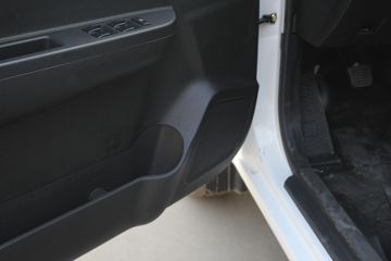 �������� ����F30 2016�� ��Ӣ�� 1.5L���� 112���� ����˫��Ƥ��ͼƬ