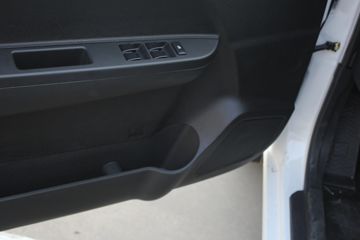 �������� ����F30 2016�� ��Ӣ�� 1.5L���� 112���� ����˫��Ƥ��ͼƬ