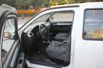 �������� ����F30 2016�� ��Ӣ�� 1.5L���� 112���� ����˫��Ƥ��ͼƬ