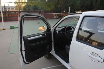 �������� ����F30 2016�� ��Ӣ�� 1.5L���� 112���� ����˫��Ƥ��ͼƬ