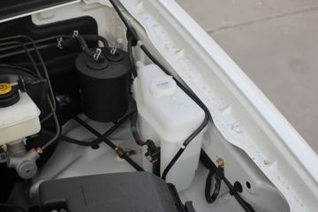 �������� ����F30 2016�� ��Ӣ�� 1.5L���� 112���� ����˫��Ƥ��ͼƬ