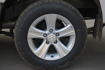 �������� ����F30 2016�� ��Ӣ�� 1.5L���� 112���� ����˫��Ƥ��ͼƬ