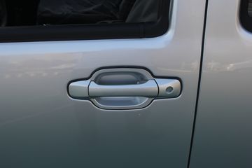 �������� ����F30 2016�� ��Ӣ�� 1.5L���� 112���� �����(����745)˫��Ƥ��ͼƬ