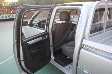 �������� ����F30 2016�� ��Ӣ�� 1.5L���� 112���� �����(����745)˫��Ƥ��ͼƬ