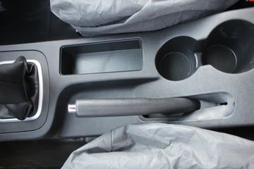 �������� ����F30 2016�� ��Ӣ�� 1.5L���� 112���� �����(����745)˫��Ƥ��ͼƬ