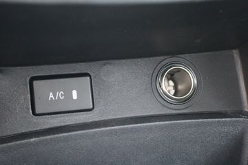 �������� ����F30 2016�� ��Ӣ�� 1.5L���� 112���� �����(����745)˫��Ƥ��ͼƬ