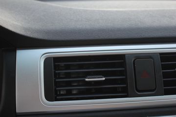 �������� ����F30 2016�� ��Ӣ�� 1.5L���� 112���� �����(����745)˫��Ƥ��ͼƬ