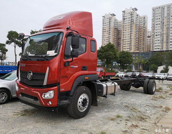 福田 瑞沃ES5 220马力 4X2 9.65米厢式载货车