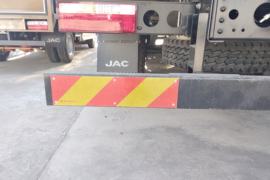 骏铃V9L&nbsp;载货车底盘                                                图片