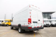 南京依维柯 宝迪 EV46 4.5T 5.99米纯电动封闭厢式货车78.05kWh