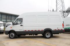 南京依维柯 宝迪 EV46 4.5T 5.99米纯电动封闭厢式货车78.05kWh