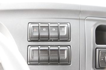 �Ͼ���ά�� ���� EV46 4.5T 5.99�״��綯�����ʽ����78.05kWhͼƬ