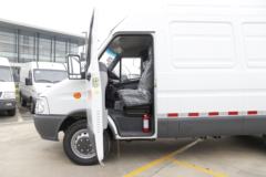 南京依维柯 宝迪 EV46 4.5T 5.99米纯电动封闭厢式货车78.05kWh