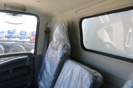 创客&nbsp;电动冷藏车驾驶室图片