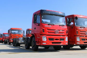 三环十通 昊龙 280马力 8X4 6.8米栏板载货车(STQ1311L16Y4B5)