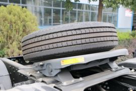 F200&nbsp;牵引车底盘                                                图片