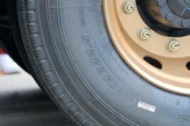 F200&nbsp;牵引车底盘                                                图片