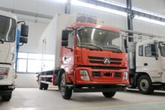 一汽凌河 180马力 7.8米排半冷藏车(CAL5181XLCE5)
