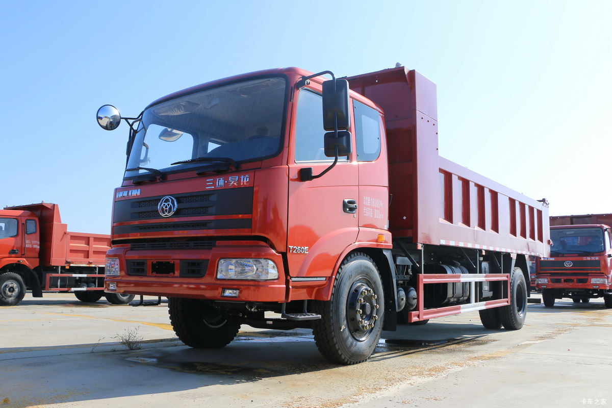 三环十通 昊龙轻卡 160马力 4X2 6.5米自卸车