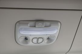 昊龙&nbsp;电动牵引车驾驶室图片