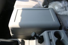 昊龙&nbsp;电动牵引车驾驶室图片