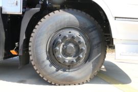 昊龙&nbsp;电动牵引车底盘图片