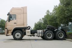 一汽凌河 F200重卡 500马力 6X4 牵引车(CAL4250C4GF4E5)