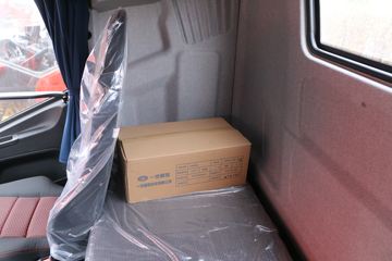 һ����� J6M�ؿ� 350���� 4X2ǣ����(�߶�)(CA4180P63K2AE5)ͼƬ