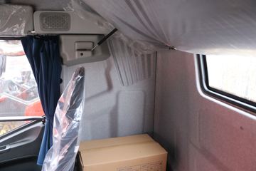 һ����� J6M�ؿ� 350���� 4X2ǣ����(�߶�)(CA4180P63K2AE5)ͼƬ