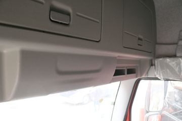 һ����� J6M�ؿ� 350���� 4X2ǣ����(�߶�)(CA4180P63K2AE5)ͼƬ