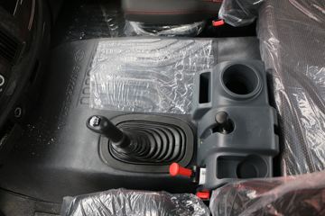 һ����� J6M�ؿ� 350���� 4X2ǣ����(�߶�)(CA4180P63K2AE5)ͼƬ