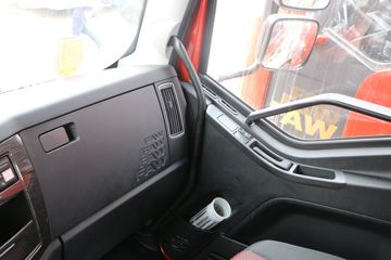 һ����� J6M�ؿ� 350���� 4X2ǣ����(�߶�)(CA4180P63K2AE5)ͼƬ