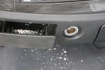 һ����� J6M�ؿ� 350���� 4X2ǣ����(�߶�)(CA4180P63K2AE5)ͼƬ