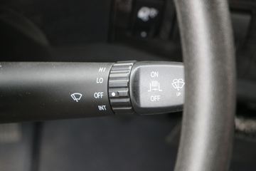 һ����� J6M�ؿ� 350���� 4X2ǣ����(�߶�)(CA4180P63K2AE5)ͼƬ