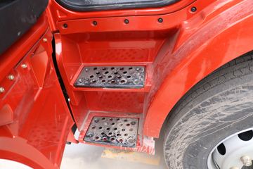 һ����� J6M�ؿ� 350���� 4X2ǣ����(�߶�)(CA4180P63K2AE5)ͼƬ