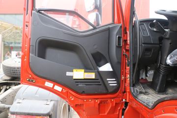 һ����� J6M�ؿ� 350���� 4X2ǣ����(�߶�)(CA4180P63K2AE5)ͼƬ