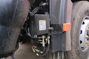 һ����� J6M�ؿ� 350���� 4X2ǣ����(�߶�)(CA4180P63K2AE5)ͼƬ