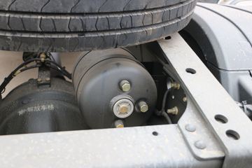 һ����� J6M�ؿ� 350���� 4X2ǣ����(�߶�)(CA4180P63K2AE5)ͼƬ