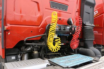 һ����� J6M�ؿ� 350���� 4X2ǣ����(�߶�)(CA4180P63K2AE5)ͼƬ