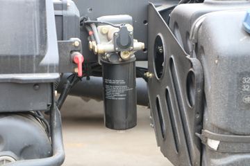 һ����� J6M�ؿ� 350���� 4X2ǣ����(�߶�)(CA4180P63K2AE5)ͼƬ