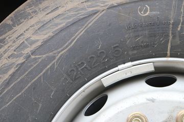 һ����� J6M�ؿ� 350���� 4X2ǣ����(�߶�)(CA4180P63K2AE5)ͼƬ