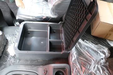 һ����� J6P�ؿ� �±����� 460���� 6X4ǣ����(CA4250P66K24T1A1E5)ͼƬ